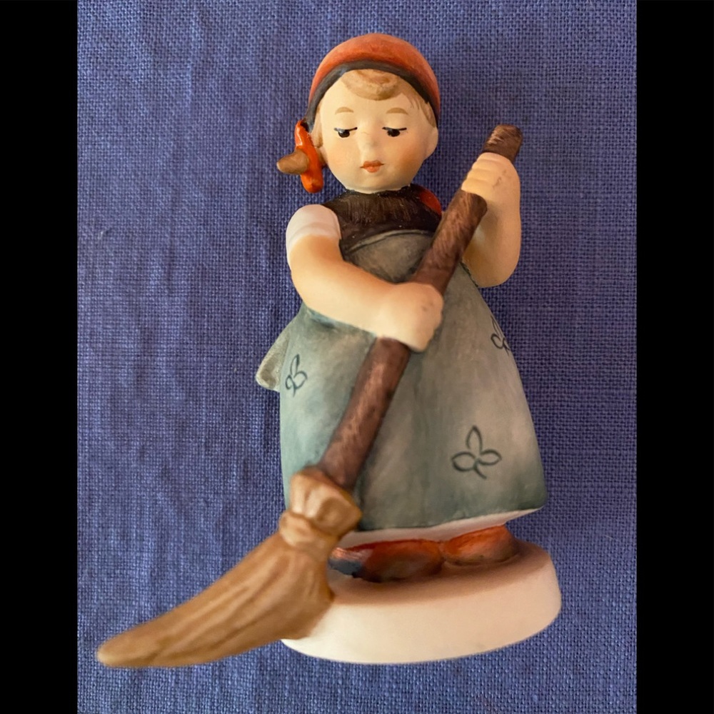Vintage Goebel Hummel Figurine